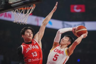 CCTV5直播！中国男篮VS日本，三将确定不打，胡明轩担大梁，郭士强下军令状