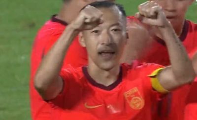 亚运会|老将出马，一个顶俩！张玉宁、吴曦助中国男足2：1朝鲜