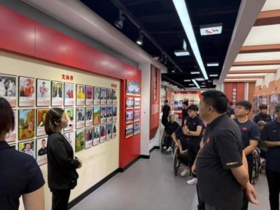 国家残奥高山滑雪队赴沈阳体育学院开展学习教育活动