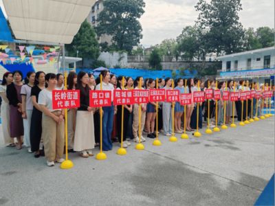 云溪区总工会开展“中国梦 劳动美”女职工游泳比赛