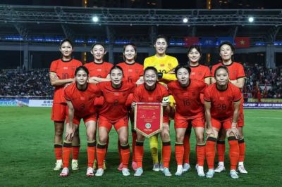 中国女足pk乌兹别克斯坦女足：邵子钦缺阵，李晴潼，王爱芳，乌日古木拉盼进球