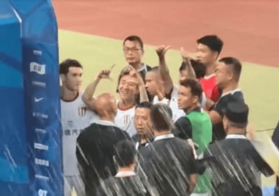 成都蓉城相关负责人回应：韦世豪已经去国家队报到，与河南的事情都过去了，不会再回应此事