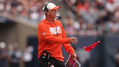 ESPN：足球该向NFL学习，让主教练可以当场挑战争议判罚