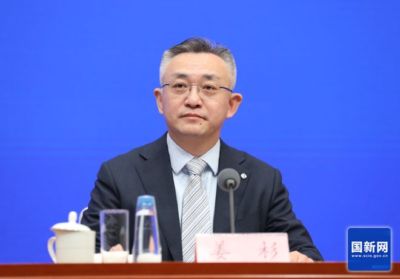 司法部：我们向中央和国家机关有关部门、各省级政府等150多家单位征集了问题和诉求，将向社会公开征求意见，希望大家关注和支持这部立法