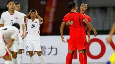亚运会｜U23国足逆转朝鲜队迎开门红，“大脚尼奥”这次赢球靠“啃老”