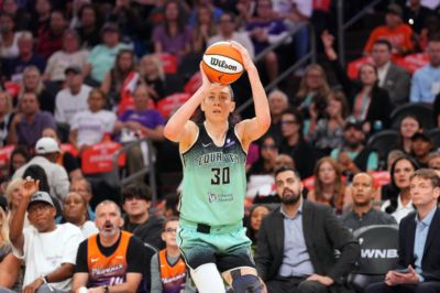 斯图尔特WNBA总得分达6575分 超越坎迪斯·帕克排名历史第10