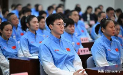 时隔14年男篮再有大赛旗手！胡明轩担任亚运会中国体育代表团旗手