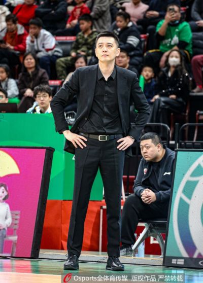 🎂真挚的祝福！祝前辽宁男篮主帅、辽篮名宿杨鸣41岁生日快乐！
