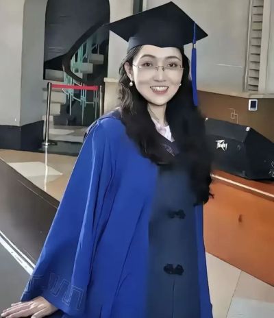 实锤了！隔壁班同学证实杨景媛确实在西班牙读博了，网友：让她无处可逃