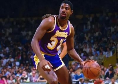 NBA谁能从一号位打到五号位？翻遍历史也就4人能做到，杜兰特落选