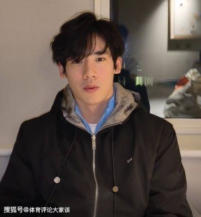 日本亚运会，再现奇葩！中国体操张博恒饿了12个小时，进不了亚运村