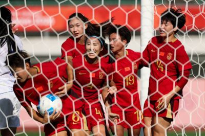 冷门！亚运会-张琳艳救主王霜中楣 女足1-1乌兹别克
