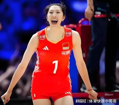 中国女排亚运首秀18扣5中，争当核心的吴梦洁也很无奈