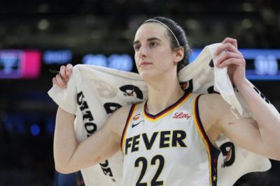 名记批评WNBA：靠克拉克赚翻却忽视问题粉丝，球员安全引关注