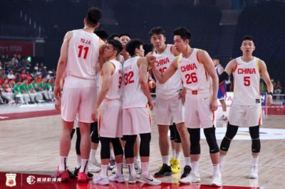 媒体人：无论何时何地 只要对阵日本球队必须全力争胜击败他们！