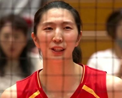 女排3-0哈萨克斯坦3喜1忧！吴梦洁回暖，2副攻齐发挥，发球是隐患