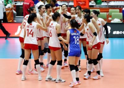 中国女排连胜锁小组第一入八强！庄宇珊24扣14中轰16分 唐欣效率偏低