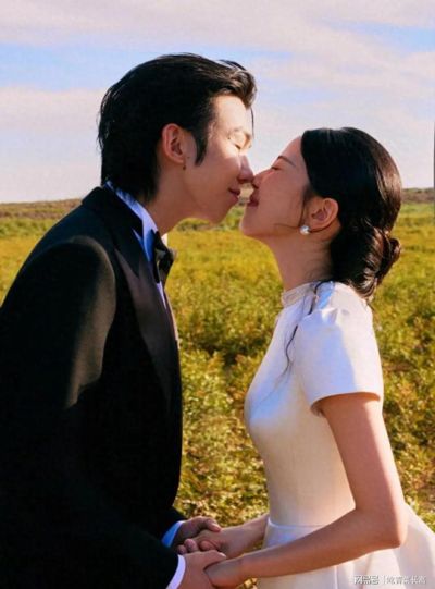 恭喜！知名歌手白举纲婚礼曝光，女方颜值不输明星，满眼都是彼此