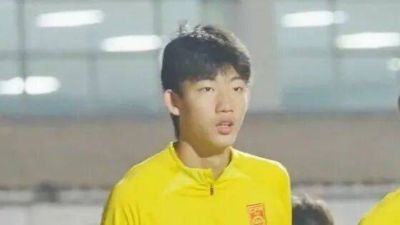 17岁高中生赵松源入选国足，董路：十年内不会再有