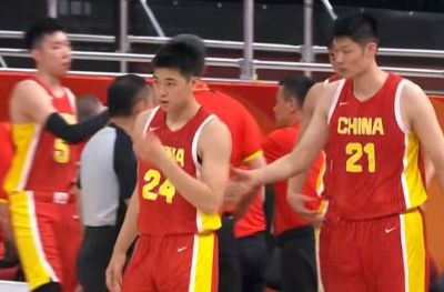 中国男篮惨败日本之后，听听媒体专家怎么说，苏群点评真一针见血