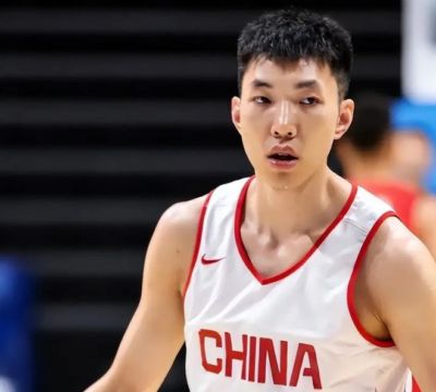 男篮半场溃败日本！防守+篮板一塌糊涂，进攻打铁，仅李弘权能看