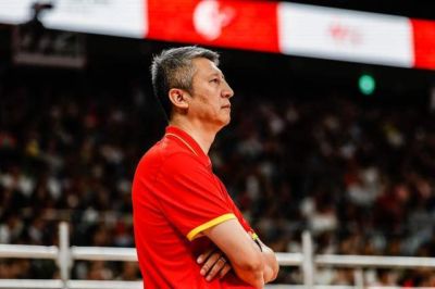 中国男篮惨败日本无缘亚运决赛！最多落后35分，连续两届亚运丢金