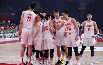 脸都不要了！中国男篮惨败日本队，三人要淘汰，郭士强必须下课