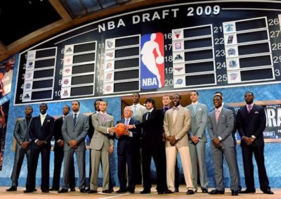 09年选秀只剩四人还在NBA，他们的人生都怎样了？