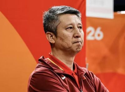 男篮20分惨败，郭士强评分2.2分，篮球理念落后至少十年