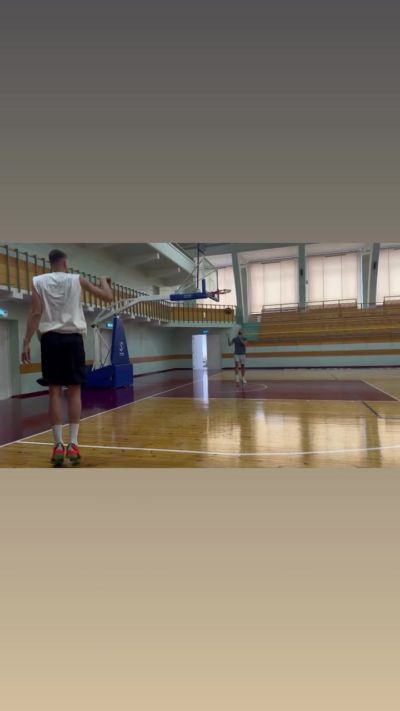 2米18高炮台!波津社媒晒训练视频:练习底角接球三分