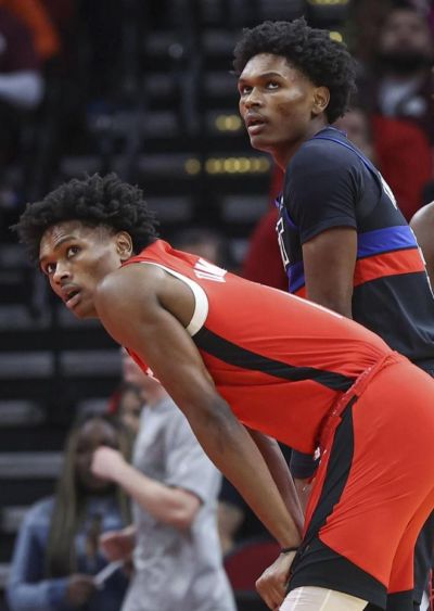 NBA历史首对亿元兄弟！奥萨尔5年1.55亿续约 阿门5年2.08亿续约