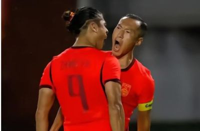 U23国足VS伊朗：吴曦坐镇中场，蒯纪闻+王钰栋领衔进攻， 张玉宁冲锋
