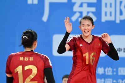 暴涨3公分！黄悦鑫身高升至1米91，上海女排人才井喷看点十足
