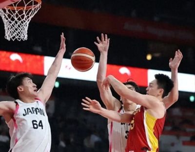 中国男篮惨败日本,传来4坏消息1好消息,防守崩盘 郭士强或下课