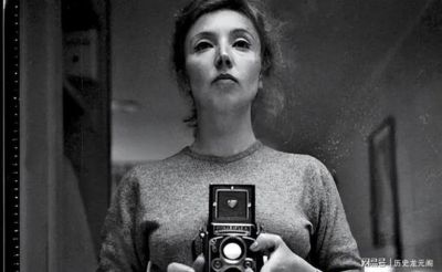 1980年，新闻女王追问邓小平：76年那件事是谁组织的，他如何回答？