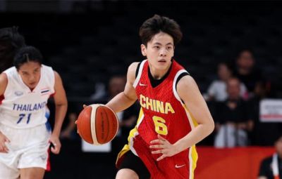轰21+7+5！中国女篮24岁1米83王牌闪耀：又帅又能打，靠她冲冠？