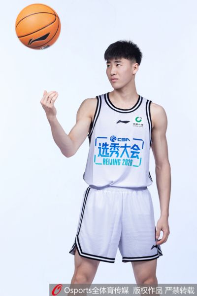 曹芷豪希望选择4号球衣 确定代表江苏男篮出战夏季联赛