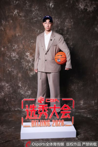 媒体人：宋晰澔有打双能卫的能力&攻击力很强 去广州对他很好