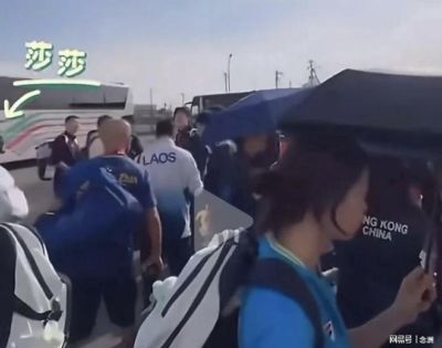 离谱！通勤班车迟到 王楚钦孙颖莎烈日下苦等几十分钟 球迷不满