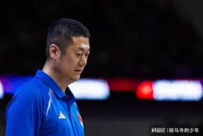 左右为难！中国女排接应无人可用，龚翔宇进攻拉胯，唐欣没一传