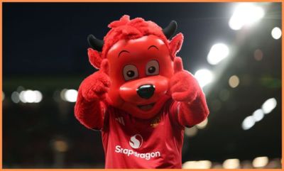 曼联巴萨抢15岁神童，他从小就是红魔球迷