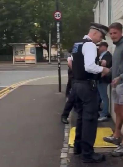 智斗？铁锤球迷约米尔沃尔球迷打架，随后向警方举报约架地点