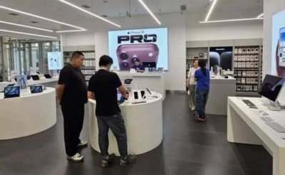 实探苹果线下门店！回收商：iPhone18系列溢价崩了，Max昨天加价500，今天只能加200，Pro版不加价