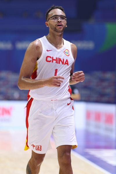 真挚的祝福🎂祝男篮首位归化球员李凯尔33岁生日快乐！