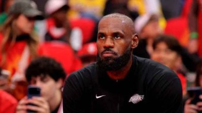 NBA内部人士：勒布朗·詹姆斯带领的76人队，纸面上看起来很棒