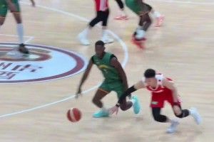 🏀四国赛-中国男篮再胜喀麦隆 贺希宁25+4+6 焦泊乔17+8