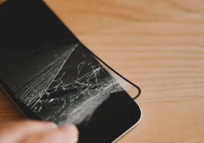 苹果硬件主管：看到iPhone贴膜，我浑身难受