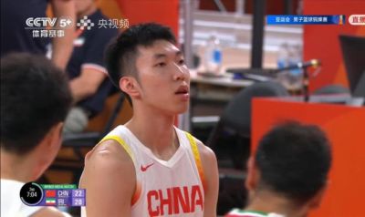 中国男篮半场2分领先伊朗！庞峥麟11分，焦泊乔4+6，廖三宁4分