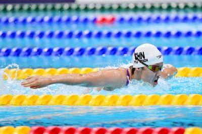 中国代表团金牌+1！小孩姐于子迪破亚运会纪录，夺女子200蝶冠军