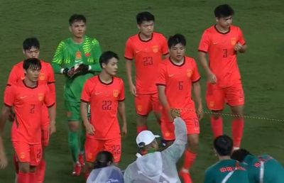 一场0-0，让亚运会乱了！4分未出线+1分仍活着，国足再拿1分晋级